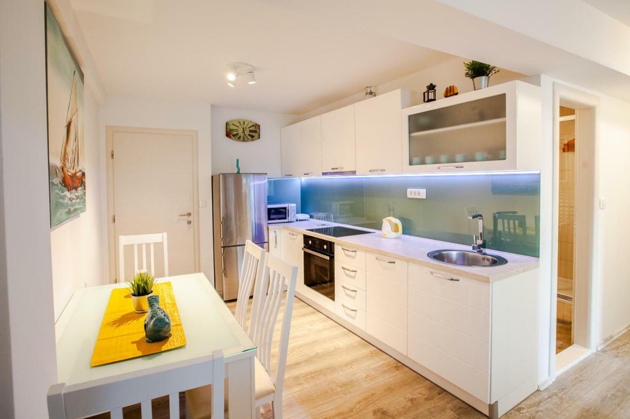 Apartments Mb Kastela Luaran gambar